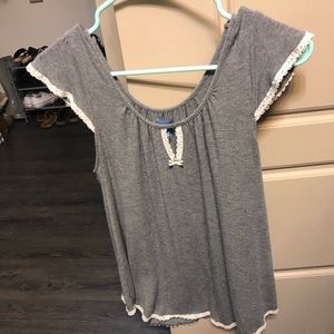 Vera wang ruffle/lace top